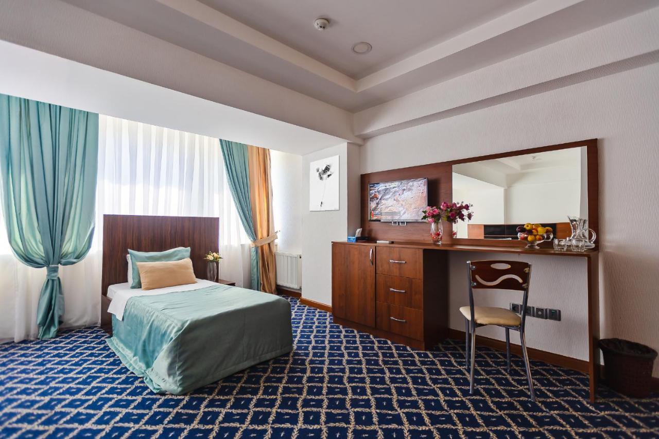 Demir Yol Plaza Hotel Baku Exterior foto